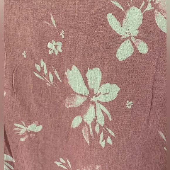 Adrienne Vittadini-NWT size 1X cold shoulder, flutter sleeve, elastic bottom - Picture 5 of 14